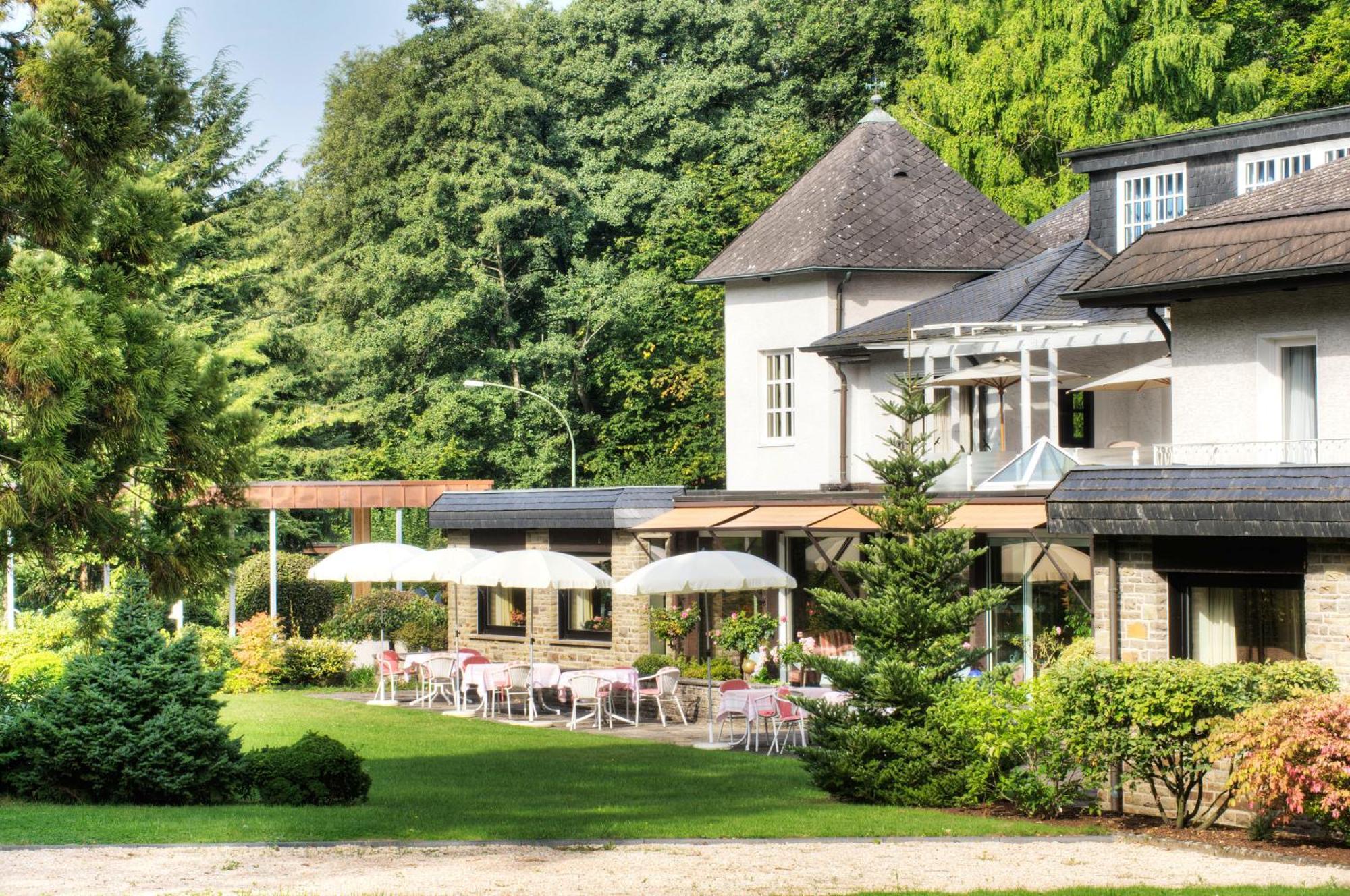 Romantik Waldhotel Mangold Bergisch Gladbach Exterior photo